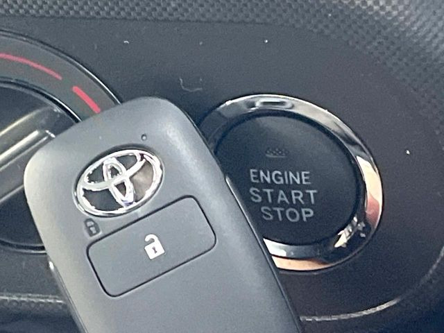 �y�X�}�[�g�L�[�z�J�o����|�P�b�g�ɓ��ꂽ�܂܂ł��h�A�̎{���E�������\�ȃX�}�[�g�L�[�𑕔��B�G���W���̃I���E�I�t�����J�M�����o���K�v����������Ƃ��Ă��֗��ł���