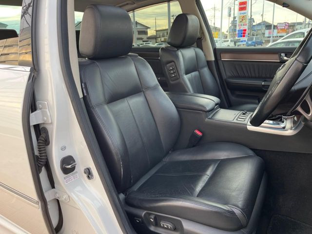 �y���烌�U�[�V�[�g�z����̂ӂ���肪�e�ՂŃ����e�i���X�����ȒP�ȁA�@�\���ɗD��鍇����v���̗p�����㎿�ȃV�[�g�ł��B����S�n���悭�A���������ӂ��S�n�ǂ��ԓ���Ԃ����o���Ă���܂��B