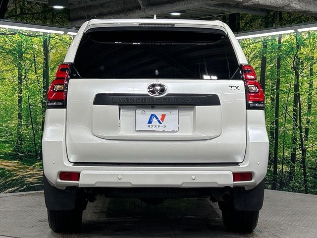 安心の最長10年・走行無制限保証(有償)をご用意。保証内容も充実はもちろん、無料点検&オイル交換や、年中無休の全国・24時間ロードサービスも付帯されておりますのでご安心下さい。