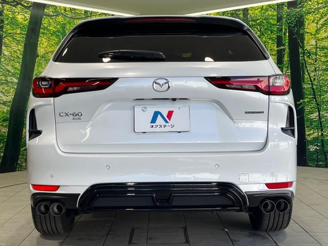 安心の最長10年・走行無制限保証(有償)をご用意。保証内容も充実はもちろん、無料点検&オイル交換や、年中無休の全国・24時間ロードサービスも付帯されておりますのでご安心下さい。