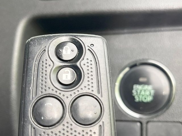 �y�L�[�t���[�V�X�e���z�J�o����|�P�b�g�ɓ��ꂽ�܂܂ł��h�A�̎{���E�������\�ȃX�}�[�g�L�[�𑕔��B�G���W���̃I���E�I�t�����J�M�����o���K�v����������Ƃ��Ă��֗��ł���