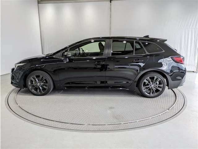 カローラツーリング1.8 ハイブリッド W×B