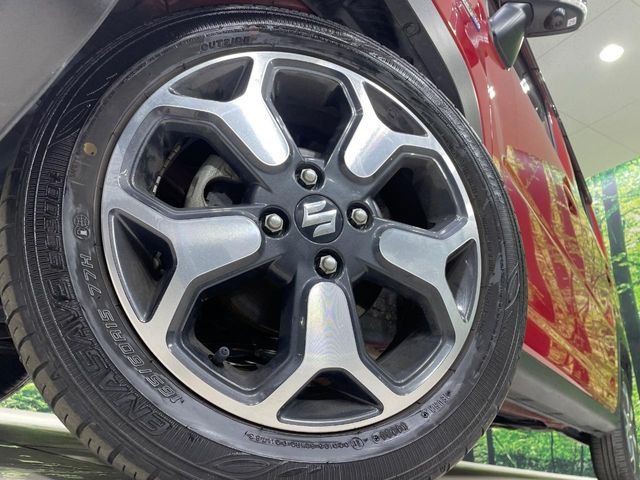 �y����15�C���`�A���~�z�C�[���z�O�ςɃ}�b�`���������A���~�z�C�[���𑕒����Ă���܂��B�e��ЊO�A���~�z�C�[����A�X�^�b�h���X�^�C�����戵�����Ă���܂��B���񂲑��k����������