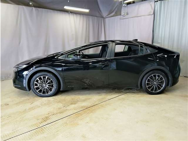 プリウス2.0 G E-Four 4WD