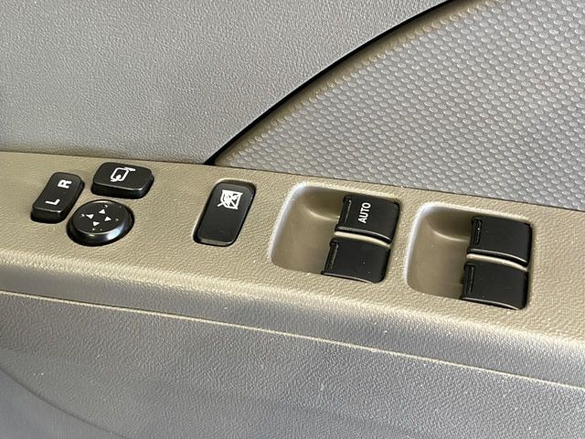 �y�d���i�[�~���[�z�T�C�h�~���[�͓d���i�[���ƂȂ��Ă���A�������ԏ�ł��L�Y�������X�N��}�����܂��B