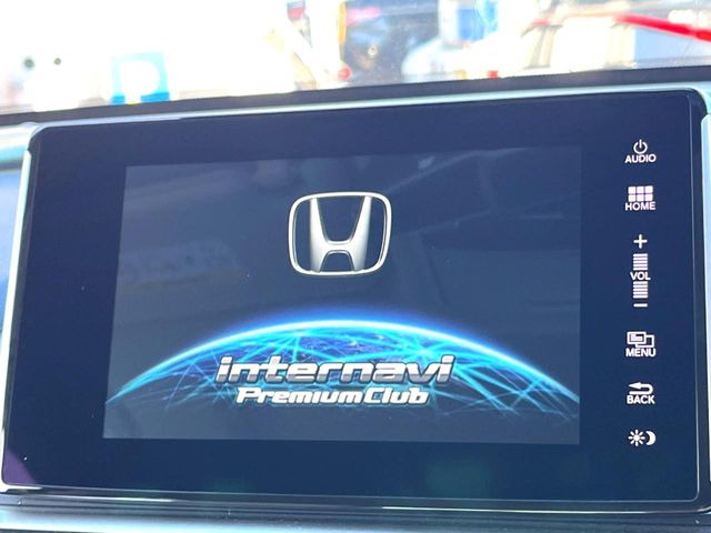 �y�z���_�R�l�N�g�f�B�X�v���C�z���F���̍������ʃf�B�X�v���C�Ńi�r�̎g�p��A�������̃X�}�[�g�t�H���ƘA�g����bluetooth�ł̉��y�Đ����\�ł���