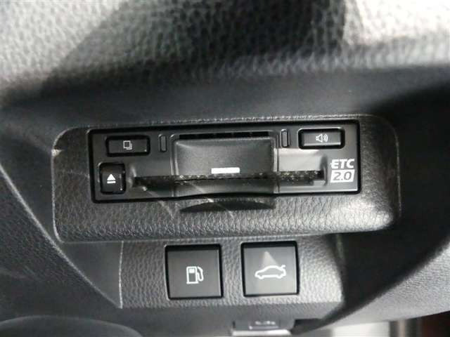 クラウンクロスオーバー2.5 G アドバンスト レザー パッケージ E-Four 4WD