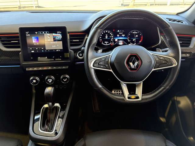 �u���m�[ �X�|�[�� ���C���}�C���h�n�C�u���b�h�v�p���[�g���[����1.3L����4�C�������^�[�{�G���W���ƕ⏕���[�^�[(BSG)�A������12V���`�E���C�I���o�b�e���[�ō\�������}�C���h�n�C�u���b�h�V�X�e�����̗p�B