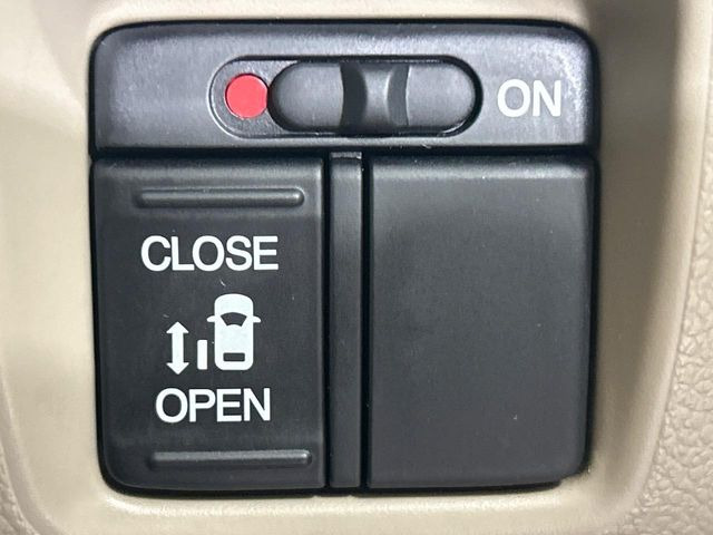 �y�p���[�X���C�h�h�A�z�X�}�[�g�L�[��^�]�Ȃ̃X�C�b�`�ŃX���C�h�h�A�̊J���\���d��������͂����ăh�A���J����K�v�������A���������q�l�ł��A�d���ו��������Ă��鎞�����N�ɊJ���߂ł��܂���