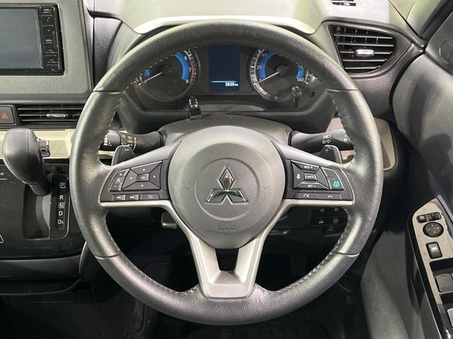 �y�����v�����X�e�A�����O�z�㎿�Ȋv���g�p���邱�ƂŁA��ɂ����������݂ƂĂ��^�]���₷���n���h���ł���