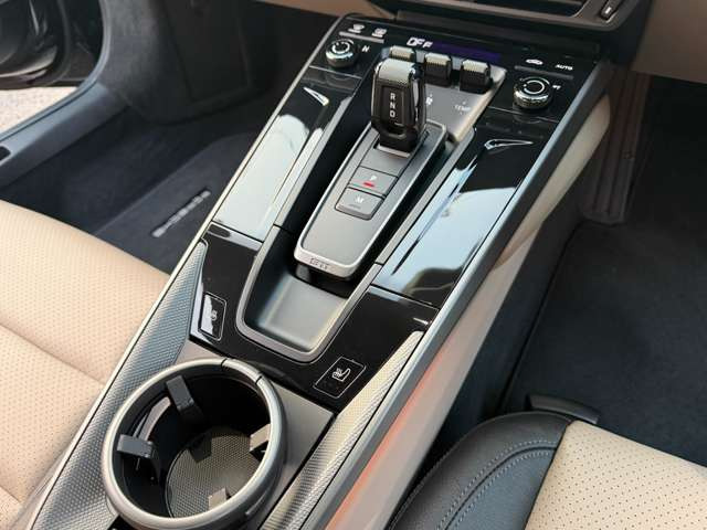 ���E�Ɨ��I�[�g�G�A�R���E�V�[�g�q�[�^�[�E���C�����X�[�d(�Z���^�[�R���\�[����)�E