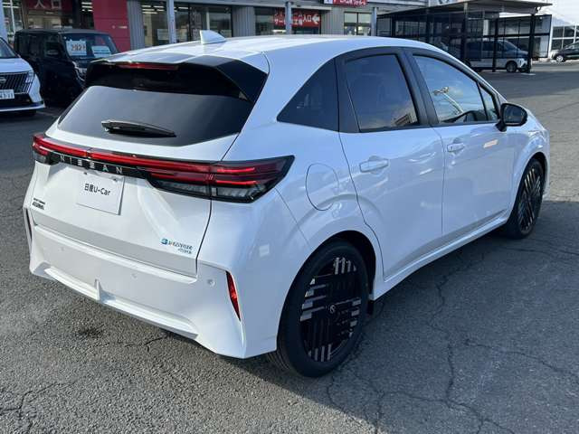 ノートオーラ1.2 G FOUR レザーエディション 4WD