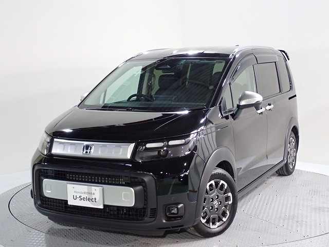 フリード1.5 e:HEV クロスター