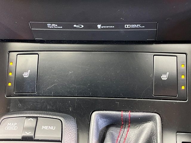 【シートヒーター】寒い日に重宝するシートヒーター!エアコンより早く温まってくれるので寒がりの人も安心ですね♪エアコンの温風は乾燥するから苦手、という方にもをおすすめです。