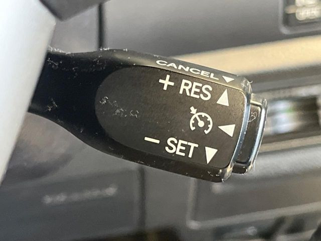 �y�N���[�Y�R���g���[���z�������H�����N���N���s�B�A�N�Z���𗣂��Ă���葬�x�ő��s���ł��A�������^�]���̕��S���y��!�����E�������ȒP�ȃX�C�b�`����Œ����ł��܂��B