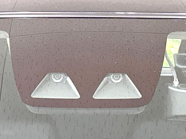 �y�X�}�[�g�A�V�X�g�z���s���ɑO���̎ԗ�����F�����A�Փ˂������Ȏ��͌x��ƃu���[�L�ŏՓˉ���Ɣ�Q�y�����A�V�X�g�B�����S�Ƀh���C�u�����y���݂��������܂��B