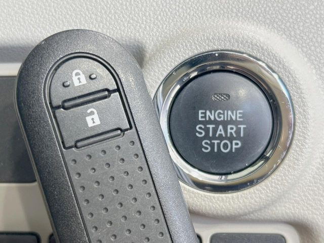 �y�X�}�[�g�L�[�z�J�o����|�P�b�g�ɓ��ꂽ�܂܂ł��h�A�̎{���E�������\�ȃX�}�[�g�L�[�𑕔��B�G���W���̃I���E�I�t�����J�M�����o���K�v����������Ƃ��Ă��֗��ł���