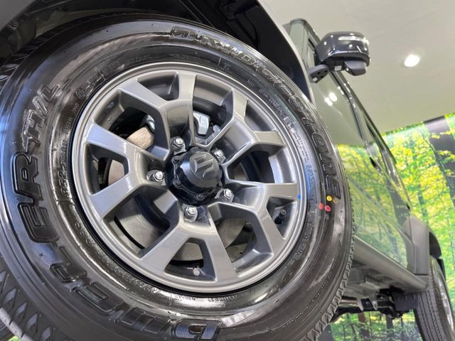 �y����15�C���`�A���~�z�C�[���z�O�ςɃ}�b�`���������A���~�z�C�[���𑕒����Ă���܂��B�e��ЊO�A���~�z�C�[����A�X�^�b�h���X�^�C�����戵�����Ă���܂��B���񂲑��k����������