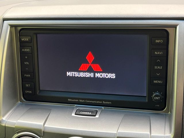 �y�����i�r�z�l�C�̏����i�r�𑕔����Ă���܂��B�i�r�̎g���₷���͂������A�I�[�f�B�I�@�\���[��!�L�����v�◷�s�͂������A�ʋ΂┃�����ȂǕ��i�̃h���C�u���y�����Ȃ�͂���