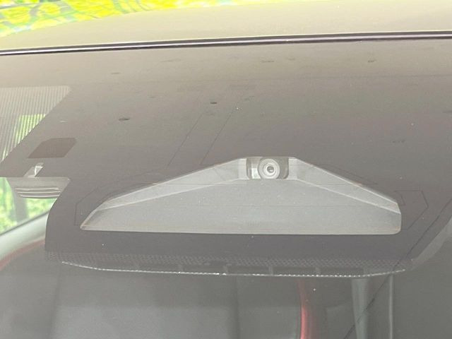 �y�g���^�Z�[�t�e�B�Z���X�z���s���ɑO���̎ԗ�����F�����A�Փ˂������Ȏ��͌x��ƃu���[�L�ŏՓˉ���Ɣ�Q�y�����A�V�X�g�B�����S�Ƀh���C�u�����y���݂��������܂��B