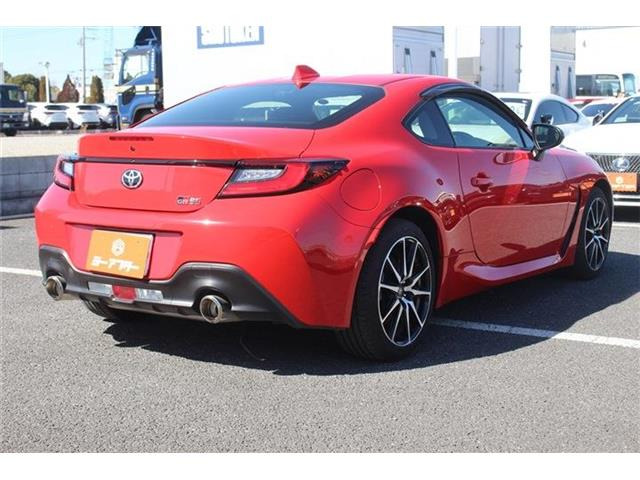 ���Ǝҗl�ւ̔̔��͂��f�肳���Ă��������܂��B �Ԍ������ԗ��̏ꍇ�́A�Ԍ����擾�������x�������z�ŕ\�����Ă���܂��B