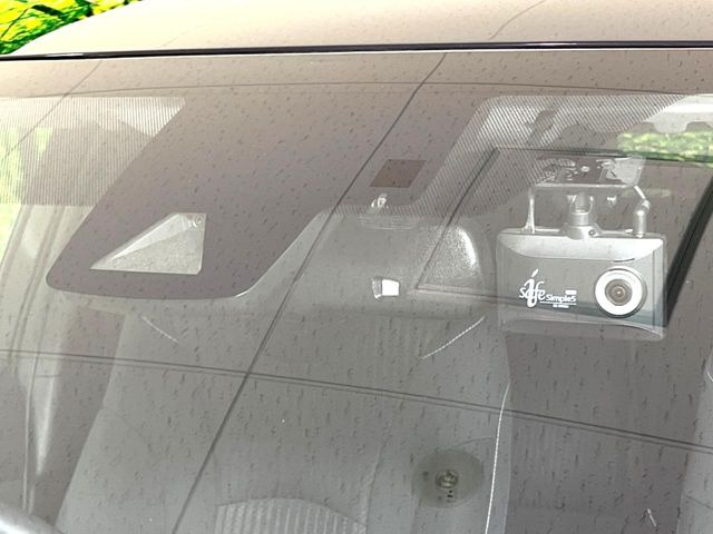 【ドライブレコーダー】ドライブレコーダー装備!走行中はもちろん、あおり運転や事故に遭遇した際、映像で記録し、万一のリスクに備えます。※記録用SDカードはお客様ご自身でご準備いただく必要があります。