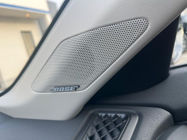 �yBOSE�T�E���h�V�X�e���z���[�J�[�I�v�V�����̍��i�ʃT�E���h�V�X�e���𓋍ځB��p�̃`���[�j���O���{���ꂽ�召�l�X�ȃX�s�[�J�[����ǎ��ȃT�E���h���t�ł��A�Տꊴ���ӂ�鉹����Ԃ����o���܂��B