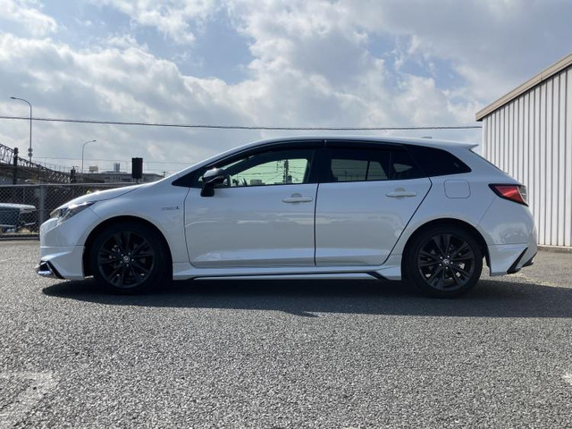 カローラツーリング1.8 ハイブリッド W×B