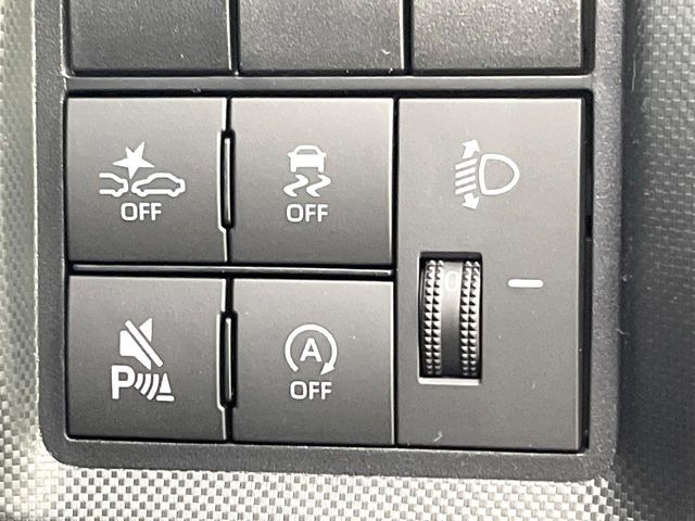 �y�A�C�h�����O�X�g�b�v�z�ԐM����a�؂Œ�Ԃ����ۂɃG���W�����~���A���ʂȔR���̏����}���܂��B�R��������ی�ɂȂ���@�\��G���W���̓u���[�L�𗣂��΍Ďn�����܂��B