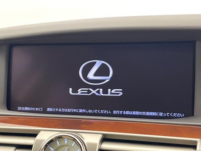 �y�����i�r�z�l�C�̏����i�r�𑕔����Ă���܂��B�i�r�̎g���₷���͂������A�I�[�f�B�I�@�\���[��!�L�����v�◷�s�͂������A�ʋ΂┃�����ȂǕ��i�̃h���C�u���y�����Ȃ�͂���