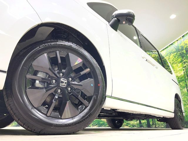 �y����16�C���`�A���~�z�C�[���z�O�ςɃ}�b�`���������A���~�z�C�[���𑕒����Ă���܂��B�e��ЊO�A���~�z�C�[����A�X�^�b�h���X�^�C�����戵�����Ă���܂��B���񂲑��k����������