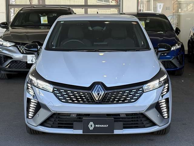 ���R���p�N�g�ŃX�����ɂȂ����t��LED�w�b�h�����v�͐������ƍ����Z�p����\�����A�O�ς��V���[�v�Ȉ�ۂɂ����B�g�債���O�����ƃt�����g�o���p�[�u���[�h����́A�͋����ƃX�|�[�e�B������������B