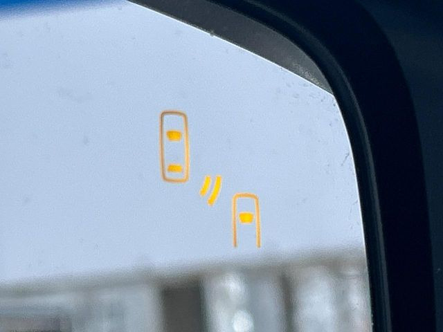 �y�����r�[�N���f�B�e�B�N�V�����z���s���A�h�A�~���[�̎��p�ɂȂ�₷���ӏ��Ɍ㑱�Ԃ��ڋ߂���ƃT�C�h�~���[�t�߂Ɍx����\���A�h���C�o�[�ɒ��ӊ��N�ƁA����̍ۂ̓n���h��������A�V�X�g�����܂��B