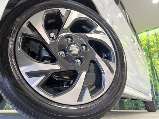 �y����15�C���`�A���~�z�C�[���z�O�ςɃ}�b�`���������A���~�z�C�[���𑕒����Ă���܂��B�e��ЊO�A���~�z�C�[����A�X�^�b�h���X�^�C�����戵�����Ă���܂��B���񂲑��k����������