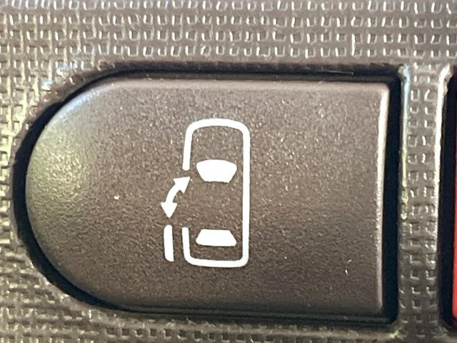 �y�p���[�X���C�h�h�A�z�X�}�[�g�L�[��^�]�Ȃ̃X�C�b�`�ŃX���C�h�h�A�̊J���\���d��������͂����ăh�A���J����K�v�������A���������q�l�ł��A�d���ו��������Ă��鎞�����N�ɊJ���߂ł��܂���