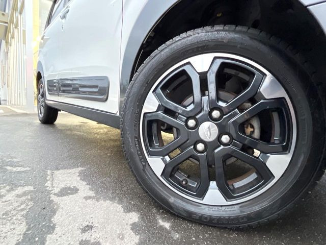 �y����15�C���`�A���~�z�C�[���z�O�ςɃ}�b�`���������A���~�z�C�[���𑕒����Ă���܂��B�e��ЊO�A���~�z�C�[����A�X�^�b�h���X�^�C�����戵�����Ă���܂��B���񂲑��k����������