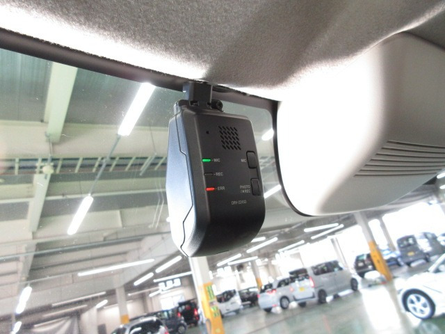 N-BOXファッションスタイル モノトーン