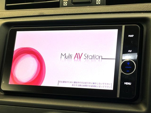 �y�����i�r�z�l�C�̏����i�r�𑕔����Ă���܂��B�i�r�̎g���₷���͂������A�I�[�f�B�I�@�\���[��!�L�����v�◷�s�͂������A�ʋ΂┃�����ȂǕ��i�̃h���C�u���y�����Ȃ�͂���