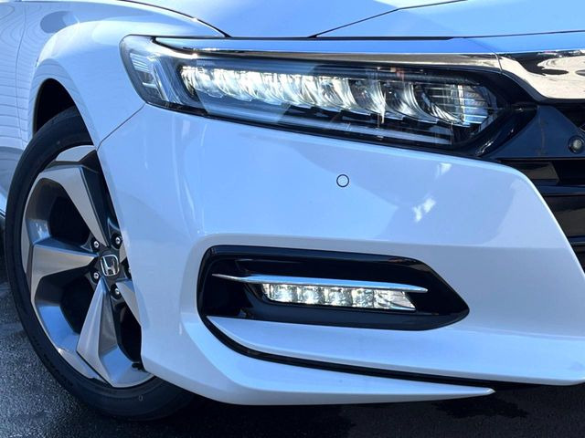 �yLED�w�b�h���C�g�z���V����ԑ��s�����ǍD�Ȏ��E���m�ۂ����S���ĉ^�]�ł��鍂�P�xLED�w�b�h���C�g�𑕔�!�_�����x�������A����d�͂��}�����Ă��܂��B