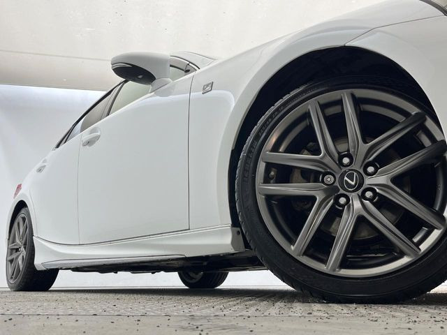 �y����18�C���`�A���~�z�C�[���z�O�ςɃ}�b�`���������A���~�z�C�[���𑕒����Ă���܂��B�e��ЊO�A���~�z�C�[����A�X�^�b�h���X�^�C�����戵�����Ă���܂��B���񂲑��k����������