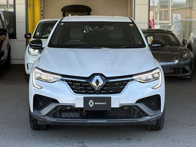 ���S�����ɂ́A�A�_�v�e�B�u�N���[�Y�R���g���[���A���[���Z���^�����O�A�V�X�g�A360&deg;�J�����C�[�W�[�p�[�L���O�A�V�X�g�ȂǑ����̐�i�^�]�x���V�X�e�������ځB