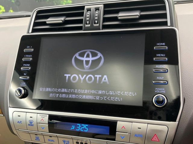 【9インチ ディスプレイオーディオ】大画面ディスプレイへお持ちのスマートフォンと連携して、ナビやbluetoothでの音楽再生が可能です♪デザインはもちろん操作性も良好!別途ナビ機能の取付可能です♪