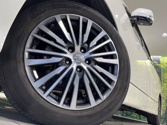 �y����18�C���`�A���~�z�C�[���z�O�ςɃ}�b�`���������A���~�z�C�[���𑕒����Ă���܂��B�e��ЊO�A���~�z�C�[����A�X�^�b�h���X�^�C�����戵�����Ă���܂��B���񂲑��k����������