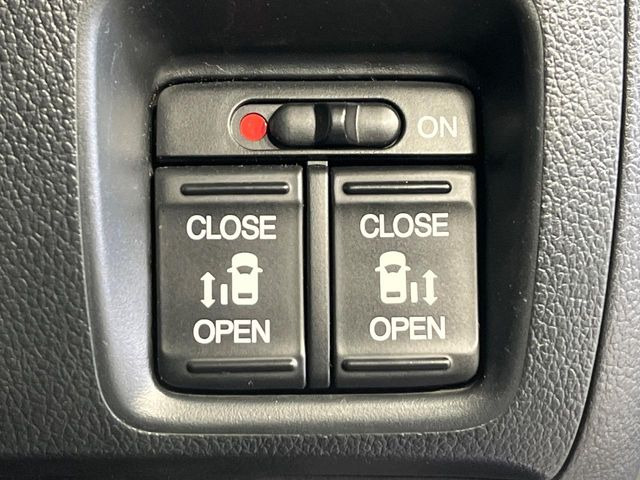 �y�����p���[�X���C�h�h�A�z�X�}�[�g�L�[��^�]�Ȃ̃X�C�b�`�Ō�ȗ����X���C�h�h�A�̊J���\���d��������͂����ăh�A���J����K�v�������A�����Ȃ��q�l�ł��ȒP�ɊJ���߂ł����K�ł���