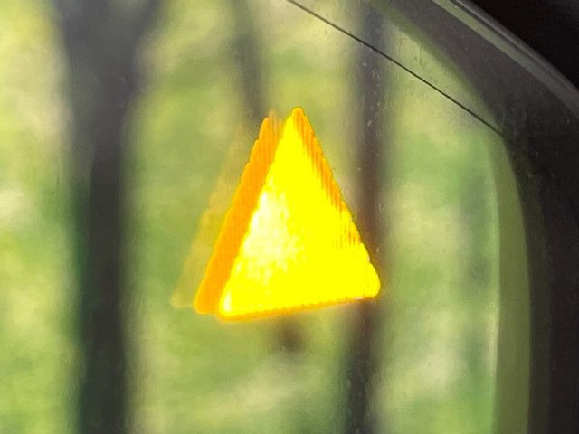 �y�u���C���h�X�|�b�g���j�^�����O�z���s���A�h�A�~���[�̎��p�ɂȂ�₷���ӏ��Ɍ㑱�Ԃ��ڋ߂���ƃT�C�h�~���[�t�߂Ɍx����\���A�h���C�o�[�ɒ��ӊ��N�����Ă���܂��B