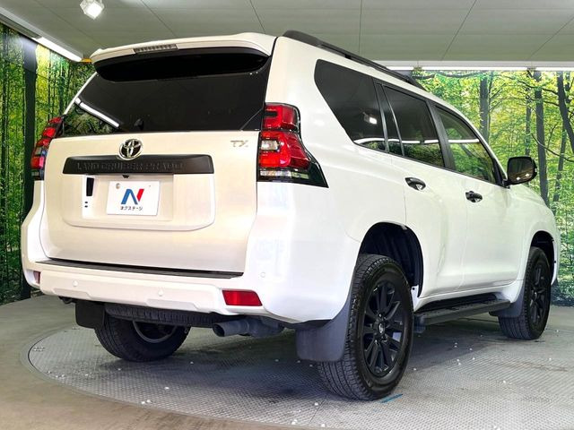 ☆全国のネクステージからお取り寄せが可能※!遠方の店舗に展示してあるクルマが気になる場合も、最寄りの店舗でご覧いただくことが可能です!是非私たちに要望をお聞かせください!※別途費用