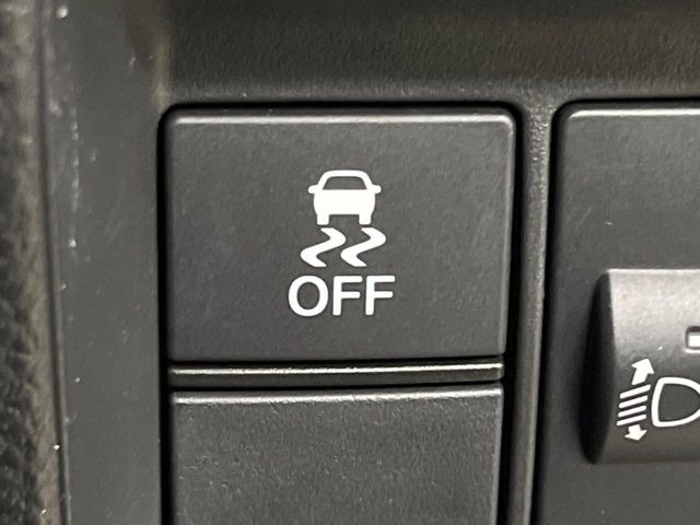 �y������h�~���u�z�ԗ��̉���������m����ƁA�����I�Ɏԗ��̐i�s������ۂ悤�Ɏԗ��𐧌䂵�܂��B�J�̓��ȂǊ���₷���H�ʏ󋵂ł����S�ȉ^�]���\�ł��B