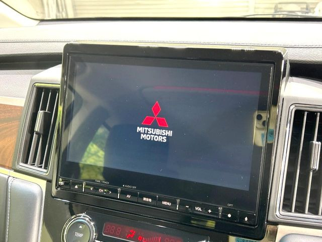 �y����10.1�^�i�r�z�l�C�̏����i�r�𑕔����Ă���܂��B�i�r�̎g���₷���͂������A�I�[�f�B�I�@�\���[��!�L�����v�◷�s�͂������A�ʋ΂┃�����ȂǕ��i�̃h���C�u���y�����Ȃ�͂���