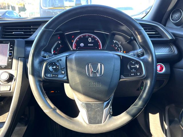 �y�����v�����X�e�A�����O�z�㎿�Ȋv���g�p���邱�ƂŁA��ɂ����������݂ƂĂ��^�]���₷���n���h���ł���