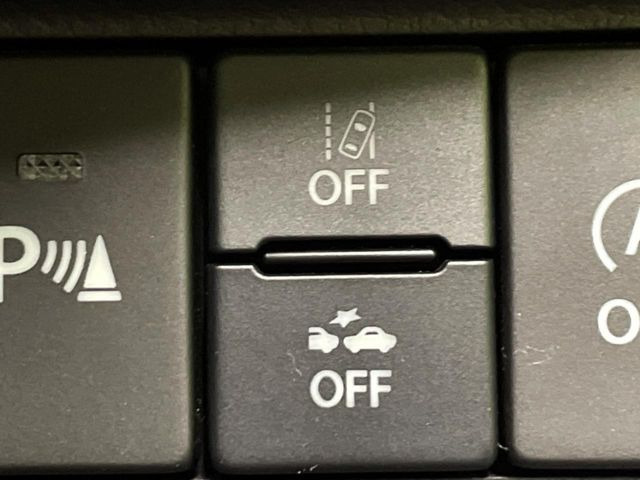 �y�X�Y�L �Z�[�t�e�B�T�|�[�g�z���s���ɑO���̎ԗ�����F�����A�Փ˂������Ȏ��͌x��ƃu���[�L�ŏՓˉ���Ɣ�Q�y�����A�V�X�g�B�����S�Ƀh���C�u�����y���݂��������܂��B